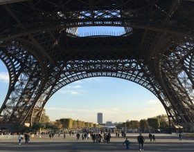 El atrio de la Torre Eiffel
