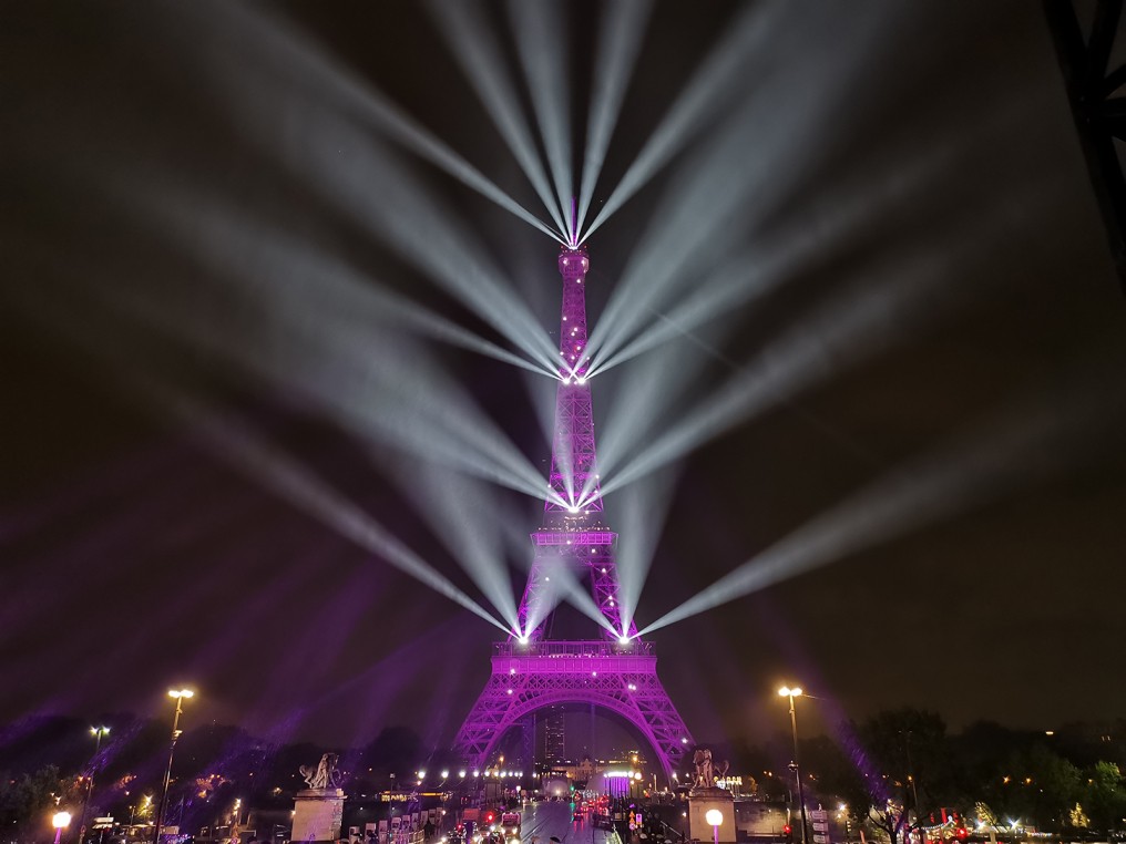 La iluminación rosa por el Octubre rosa